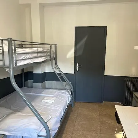 Hotel Le Renouveau Bobigny